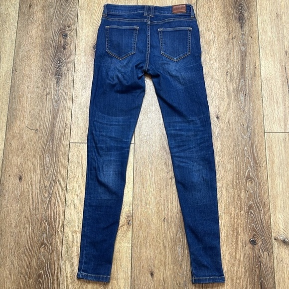 Burberry Brit Skinny Low Rise Medium Wash Jeans Size 27 - Picture 2 of 10